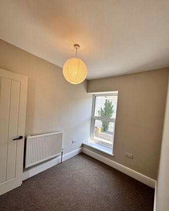 14 Ann Street, Llanelli photo 5