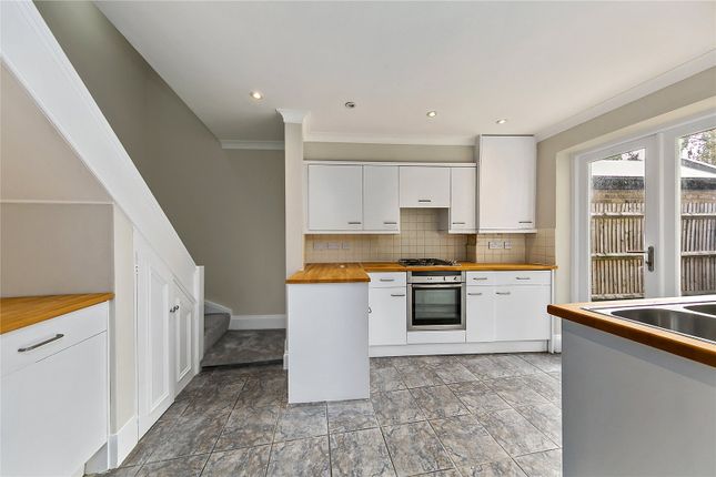 30, Vineyard Path, London photo 4
