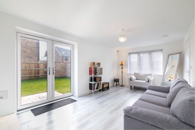 1, Vardri Close, Essex photo 4
