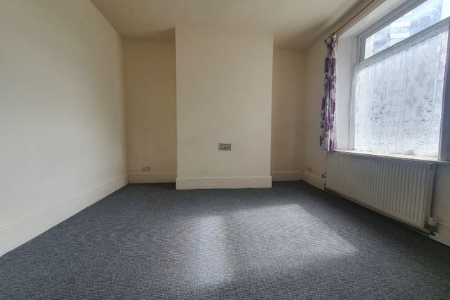 East View , Rochdale photo 3