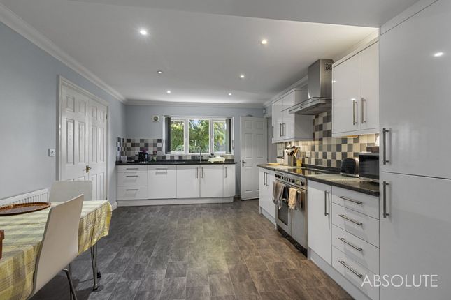 3 Catherine Crescent, Paignton photo 2