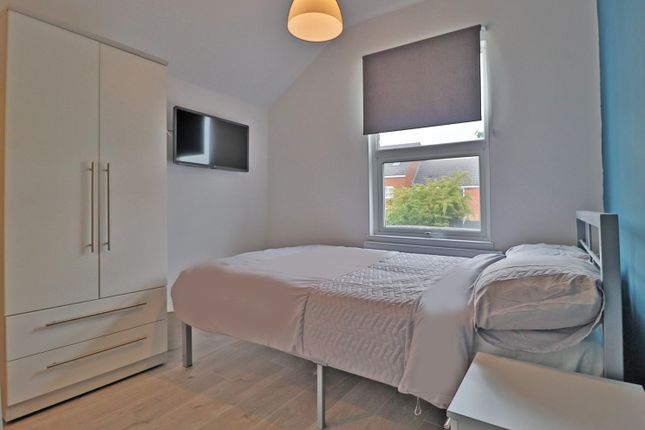 Thumbnail Room to rent in Hurst Grove, Bedford