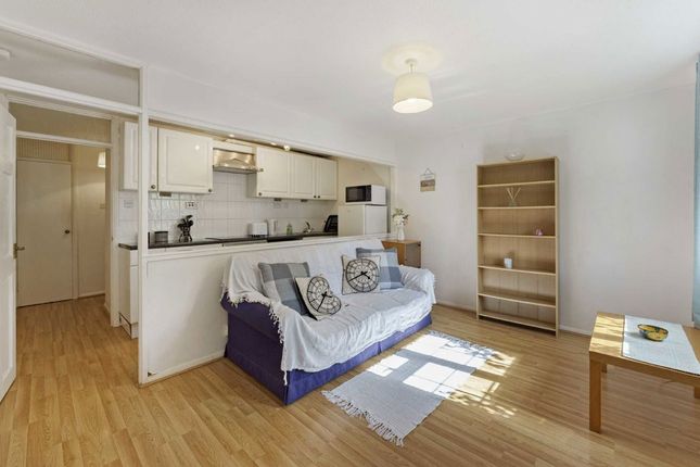 1-bed flat on 21, College Gardens, London, £300,000