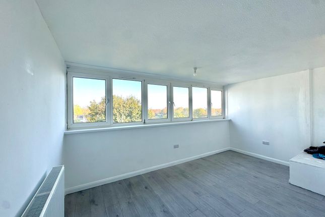Rothwell House, Hounslow photo 2