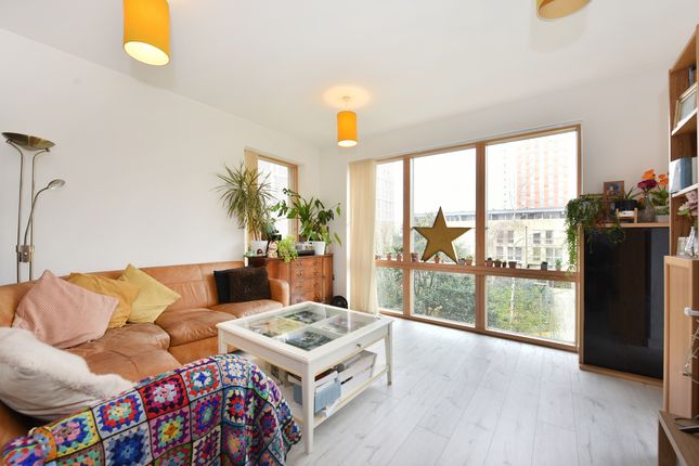 Thumbnail Flat for sale in Eddington Court, Canning Town