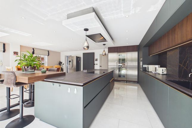 2a, Olivia Gardens, Uxbridge photo 3
