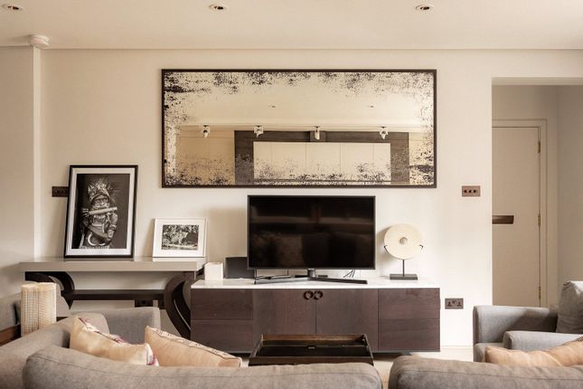 Swan Court, Chelsea photo 4