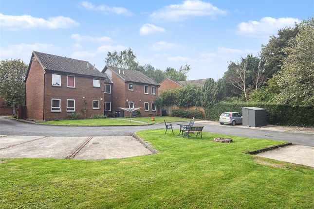 45, Quaker Lane, Darlington photo 4