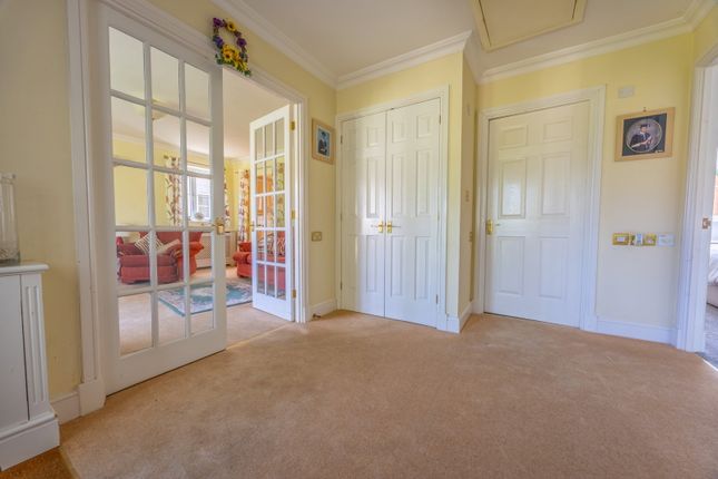 2, Laurel Gardens, Bath photo 4
