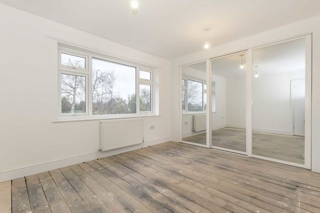 15, Kenton Avenue, Sunbury-On-Thames photo 5