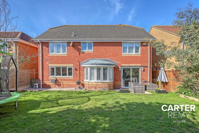 9, Hunter Drive, Wickford photo 4