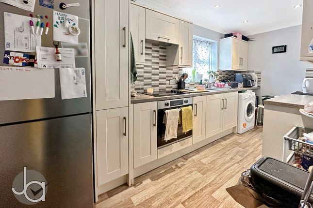 8 Charles Court, Wheatfield Road, Colchester photo 3