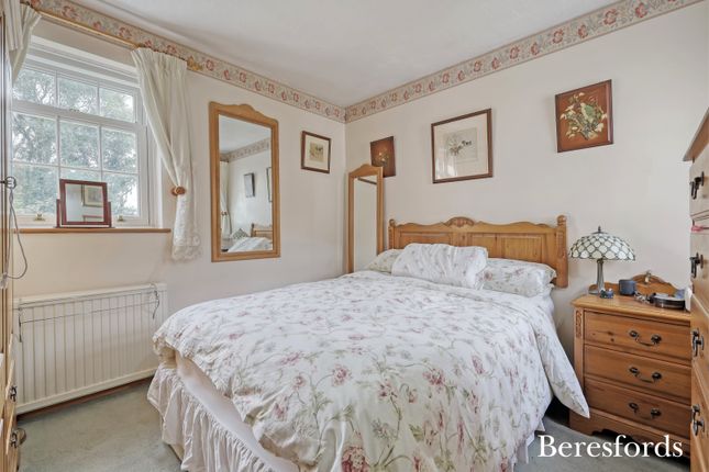 5 Grays Cottages,, Tomkyns Lane, Upminster photo 2
