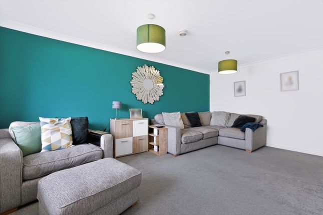 7 Lumloch Drive, Bishopbriggs, Glasgow photo 3