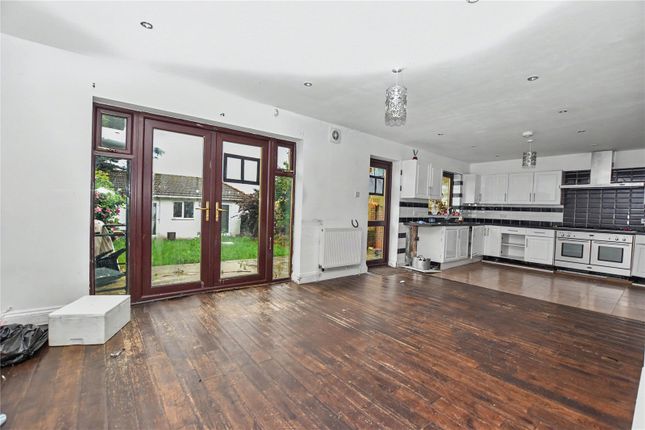 9, King Harolds Way, Bexleyheath photo 4