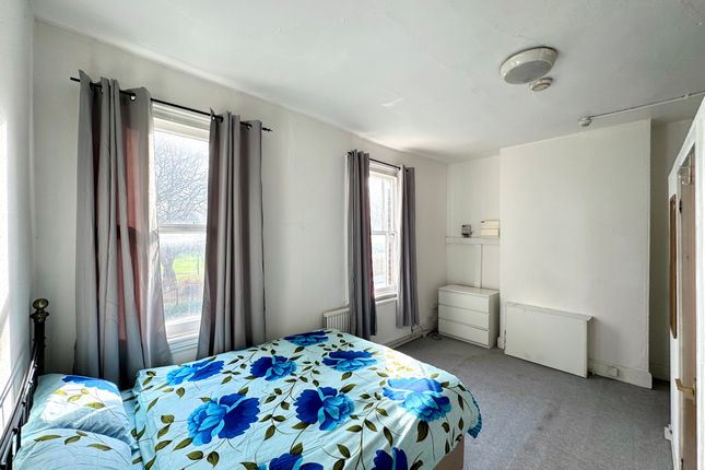 Thumbnail Studio to rent in Wood Green Road, Wednesbury