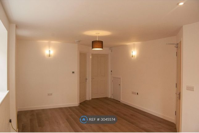 Flat, Long Street, Wotton-Under-Edge photo 2