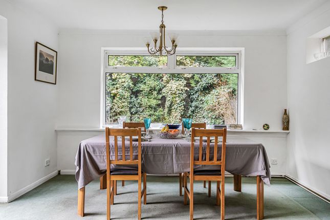 8 Kings Close, Walton-On-Thames photo 4