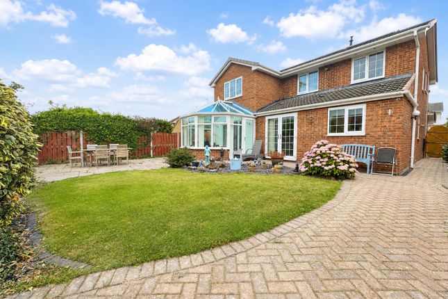 32, Wheatear Lane, Ingleby Barwick photo 2