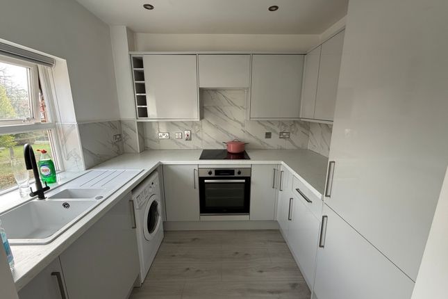 66 Cavell Drive, Bishop's Stortford photo 2