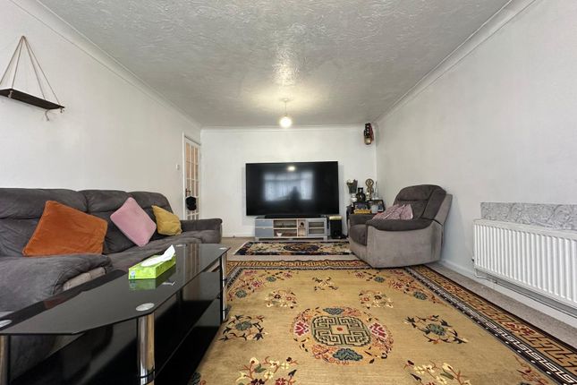 75, Montomery Road, Farnborough photo 2
