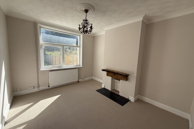 194 Kirkley Run, Lowestoft photo 4