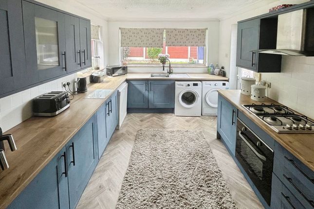 96, Smethurst Lane, Bolton photo 3