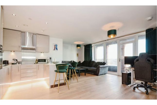 Lounge / Kitchen