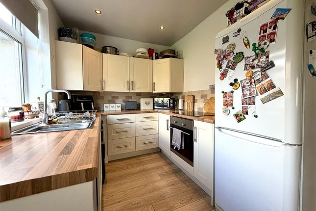 22, Exley Road, Keighley photo 4