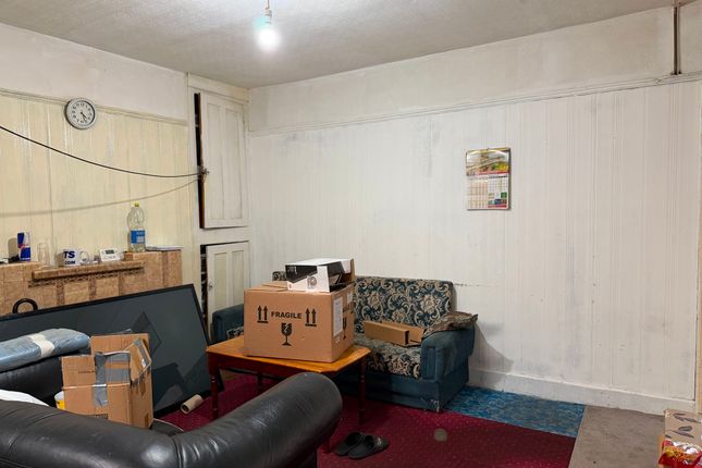 Pen Y Fon Street, Llanelli photo 5