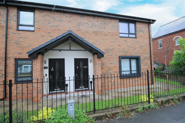 Thumbnail Flat to rent in Hyde Road, Denton, Manchester