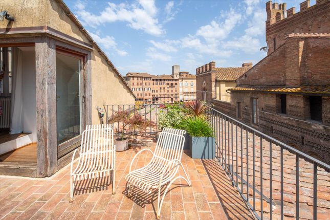 Apartment for sale in Piazza Del Campo, Siena, Tuscany, Italy