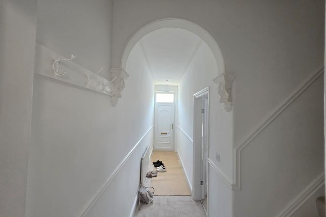 53, Hoxton Street, Bradford photo 2