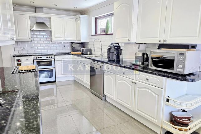 353, Kingshill Avenue, Hayes photo 3