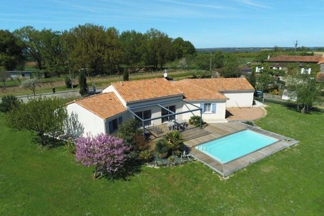 Detached house for sale in Bioussac, Poitou-Charentes, 16700, France