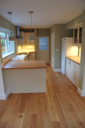 Detached house to rent in Pine View Close, Haslemere