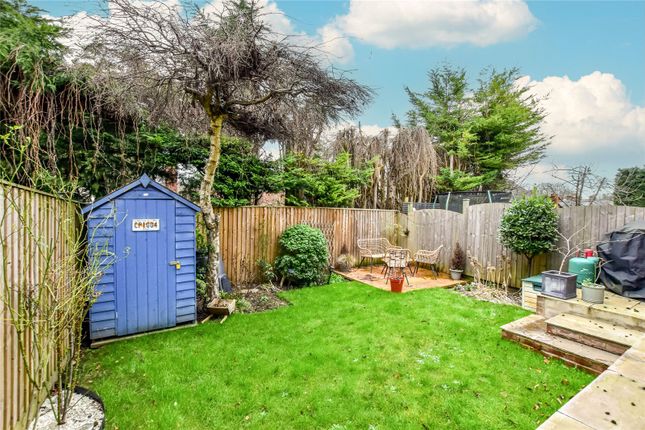 End terrace house for sale in Woodley Hill, Chesham