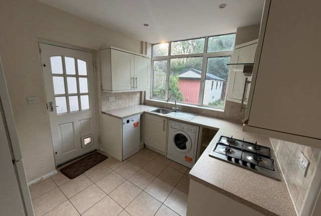 5, Victoria Avenue, Surbiton photo 4