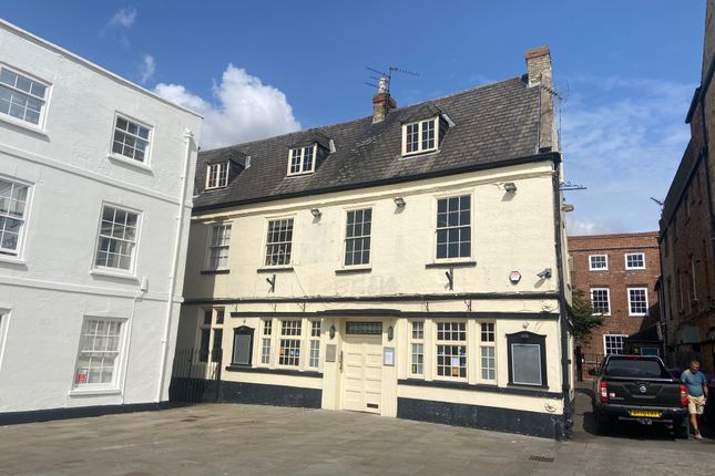 Thumbnail Pub/bar to let in Market Place, Grantham