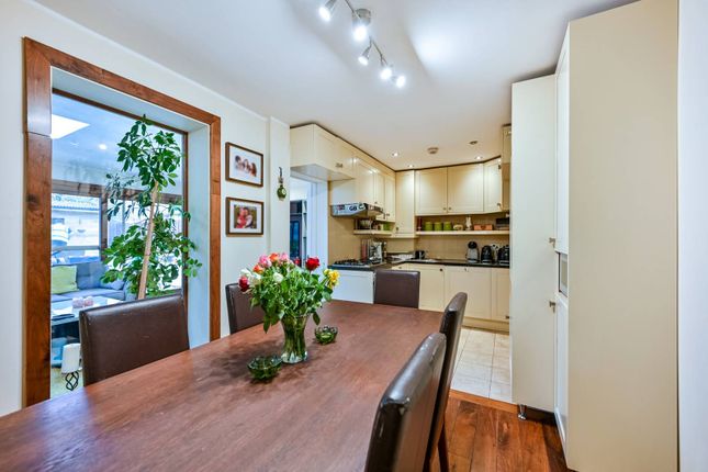 End terrace house for sale in Howard Road, Isleworth