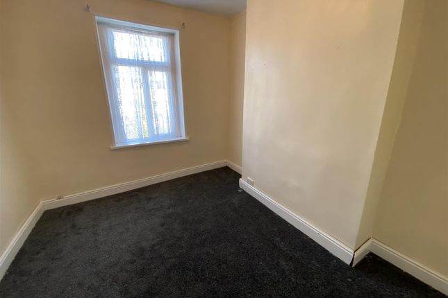 Terraced house to rent in Aireville Road, Bradford