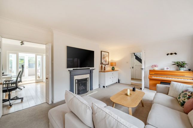 90, Dartnell Park Road, West Byfleet photo 4