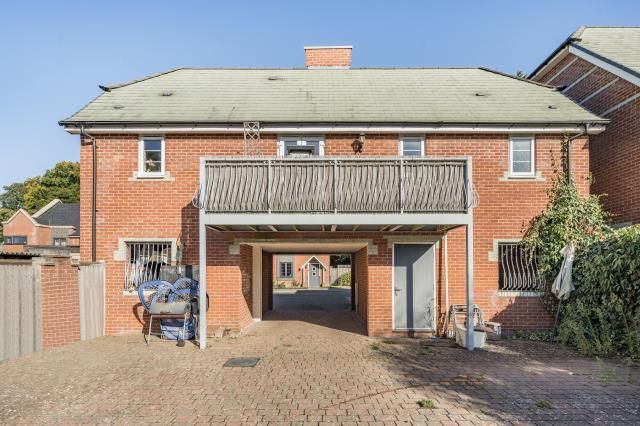 10, Eaker Street, High Wycombe photo 4