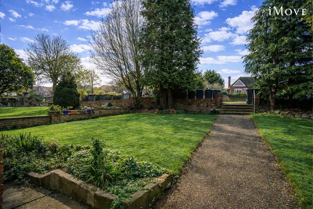 212, Beulah Hill, London photo 2