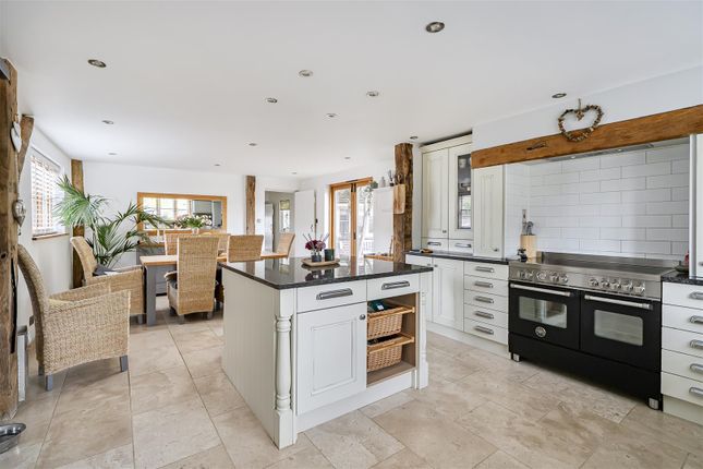 Pinkneys Road, Maidenhead photo 4