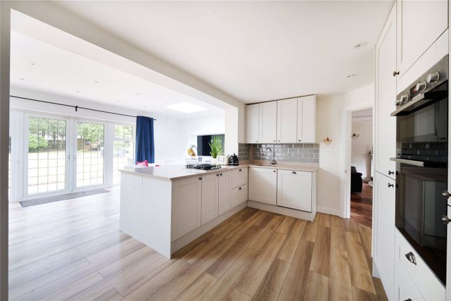 26, The Broadwalk, Northwood photo 3