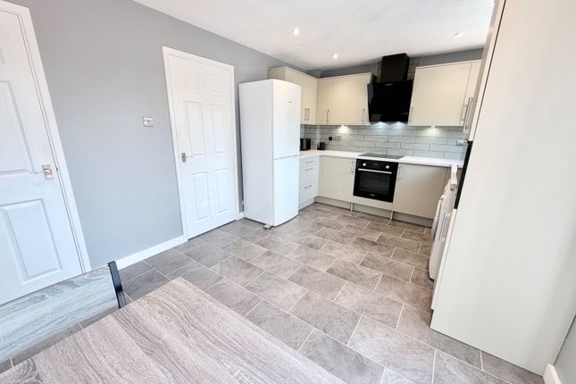 4, Fitzgerald Place, Brierley Hill photo 3