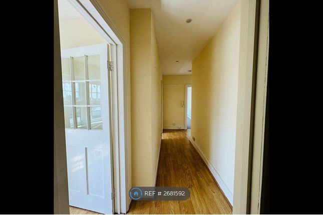 Light Via Kitchen And Bedroom Into The Hallway