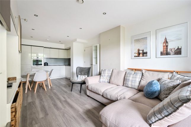 Garnet Place, West Drayton photo 2