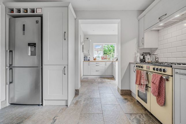 Lindens, Cranmore Lane, West Horsley photo 3